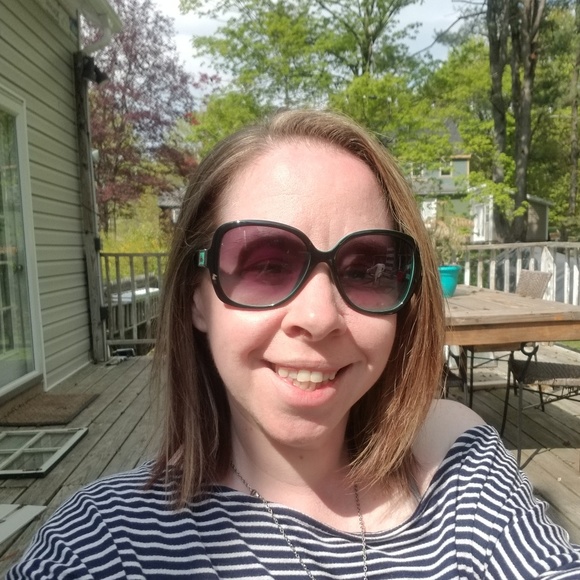 Meet your Posher, Erica - Picture 1 of 1